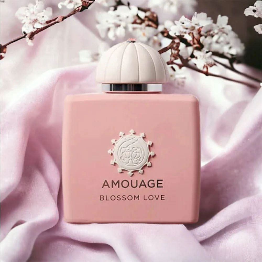 Amouage Blossom Love Eau de Parfum Feminino – Le'Loyn Parfums