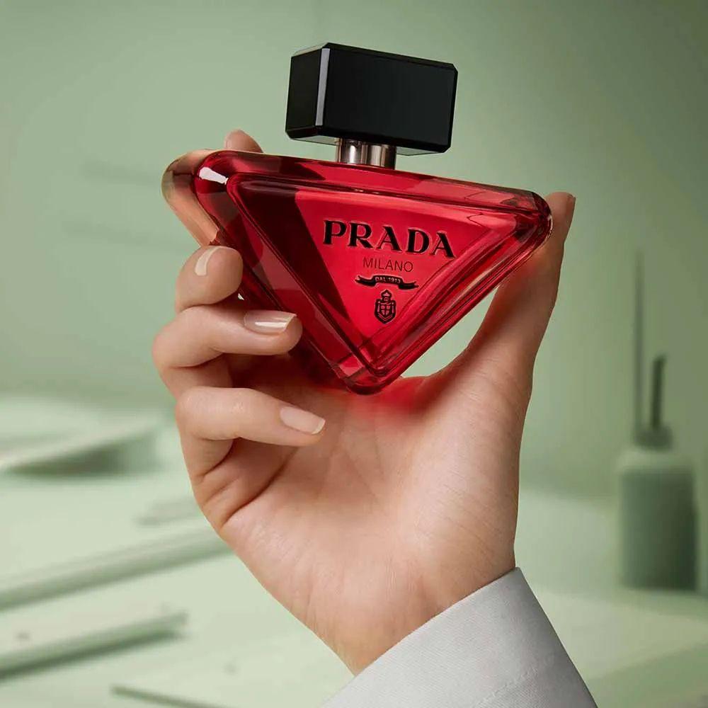 Prada Paradoxe Radical Essence Parfum Feminino – Le'Loyn Parfums